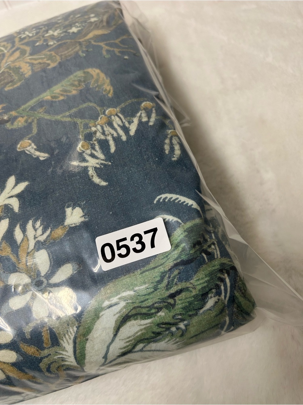 Pottery Barn “tear” Dahlia duvet king fabric - Picture 8 of 8